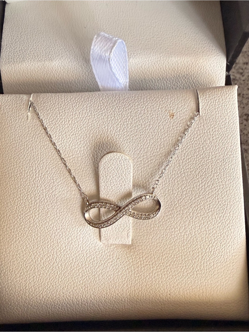 10k white gold infinity necklace with real diamonds